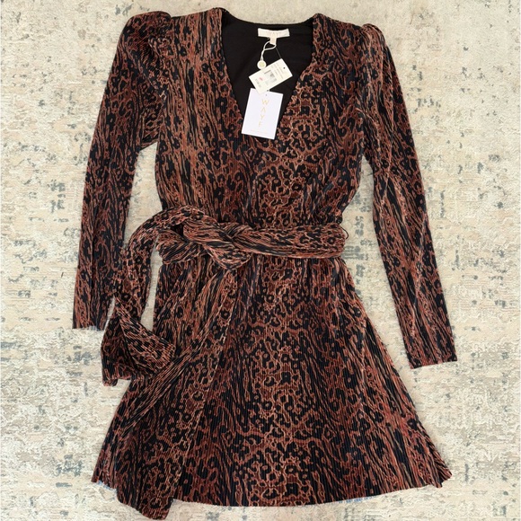 Dress - Picture 1 of 4